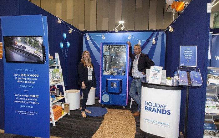 Holiday Brands - Claw Machine - Conference Stand - Caravan Industry 2022